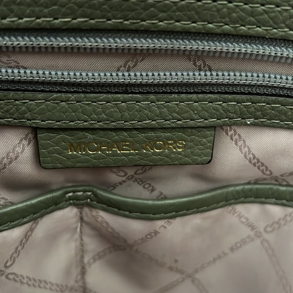 Michael Kors purse. Good condition. - Picture 6 of 9